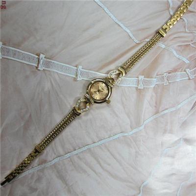 Đồng Hồ Dạng Lắc CARTIER