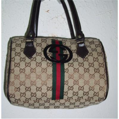 Túi Gucci trống